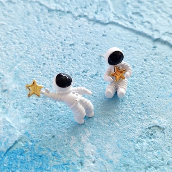 🚀Astronaut Studs 💫 - Picture 2 of 7